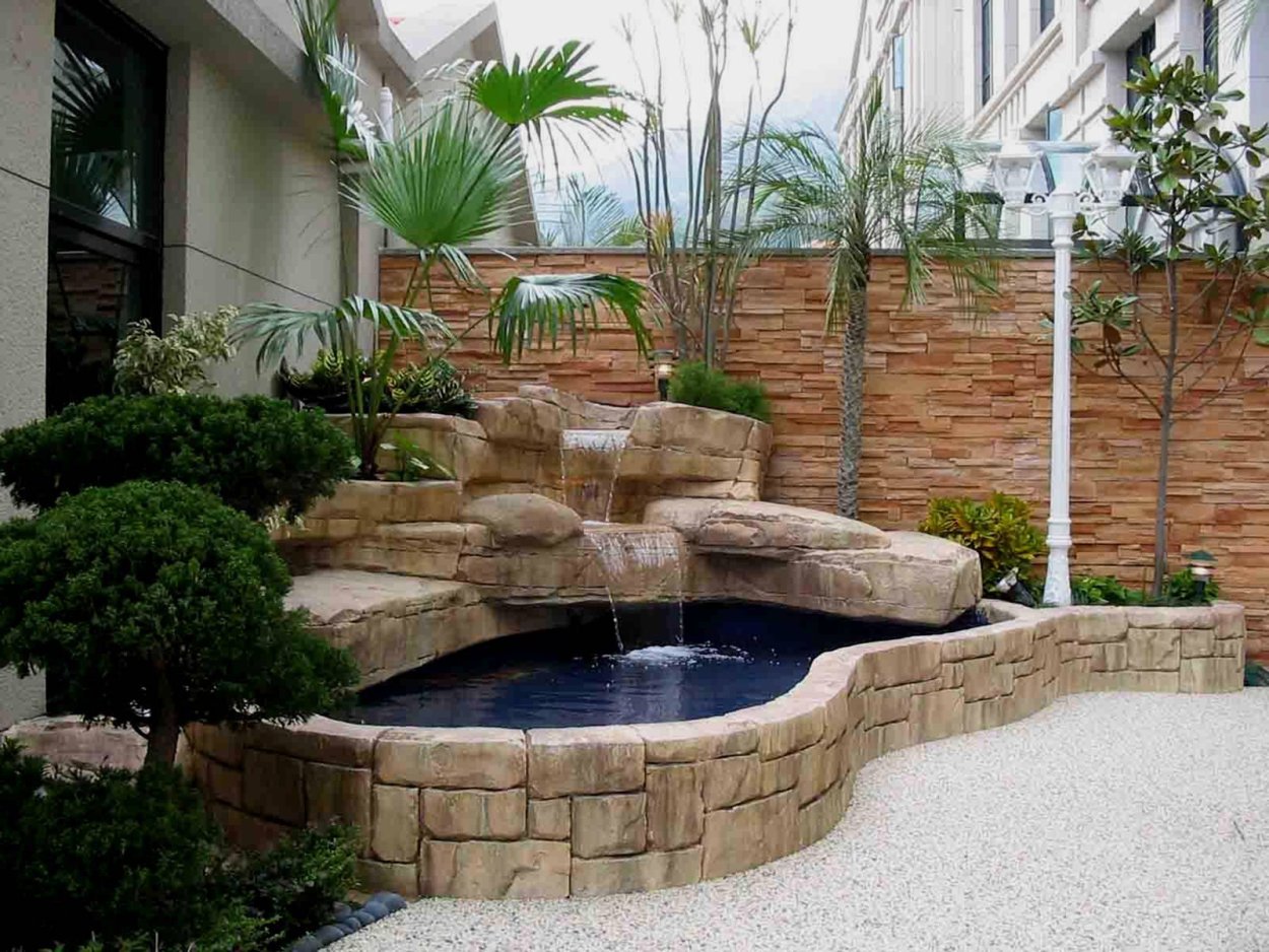 Искусственный водопад на участке