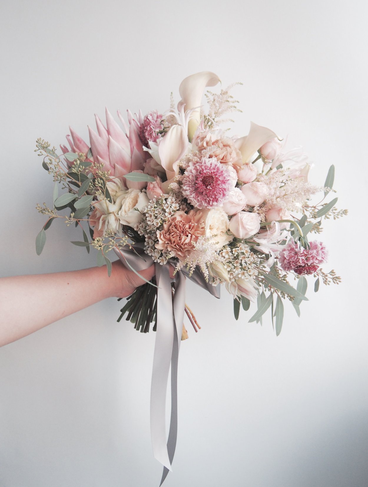 Розовая гипсофила букет невесты