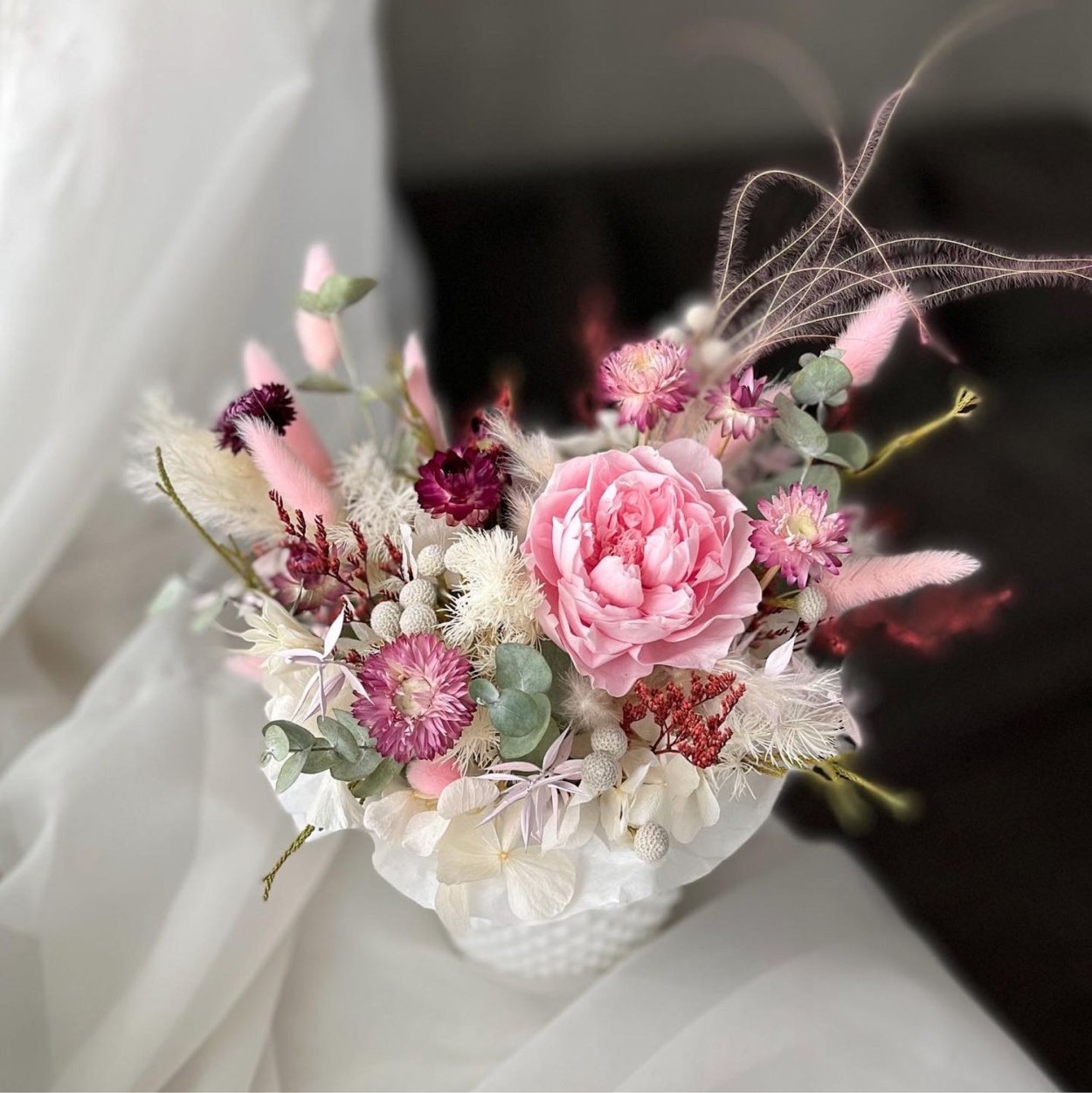 Букет пионов в вазе