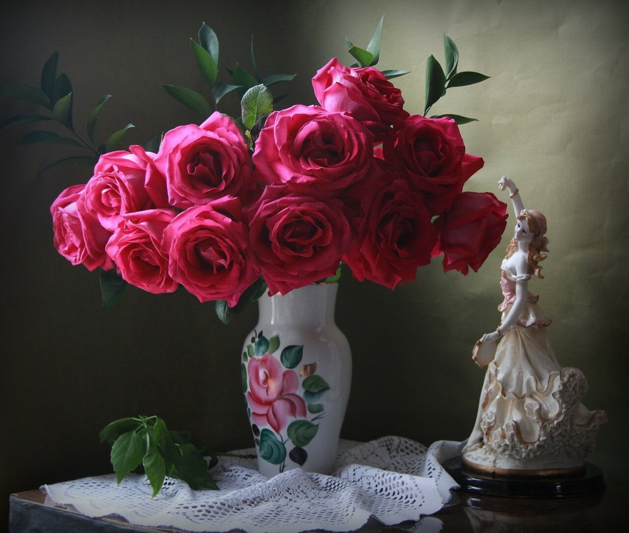 Натюрморт с розами