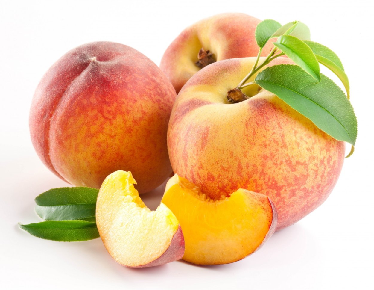 Персик Золотая Москва