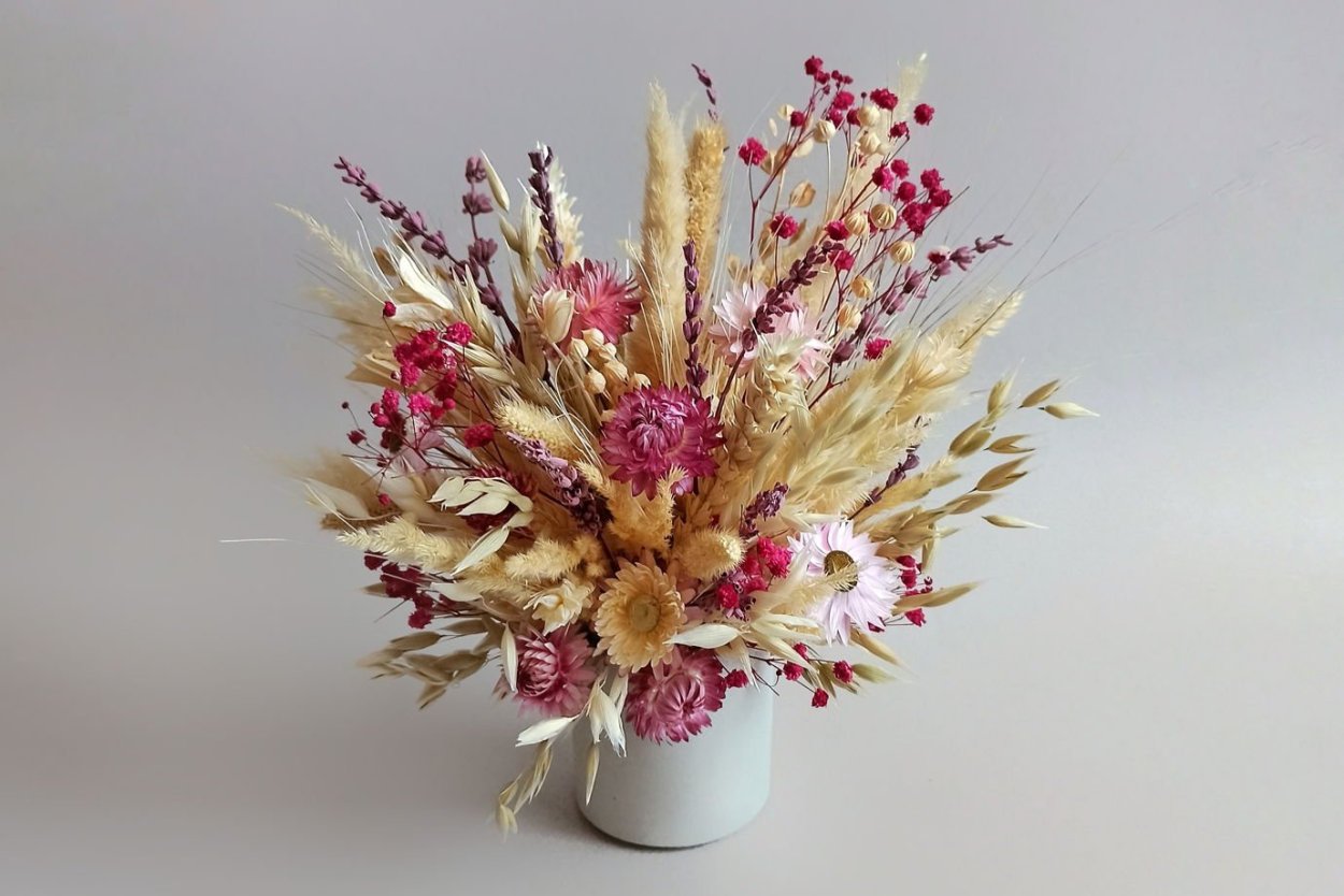 Ваза с сухоцветами