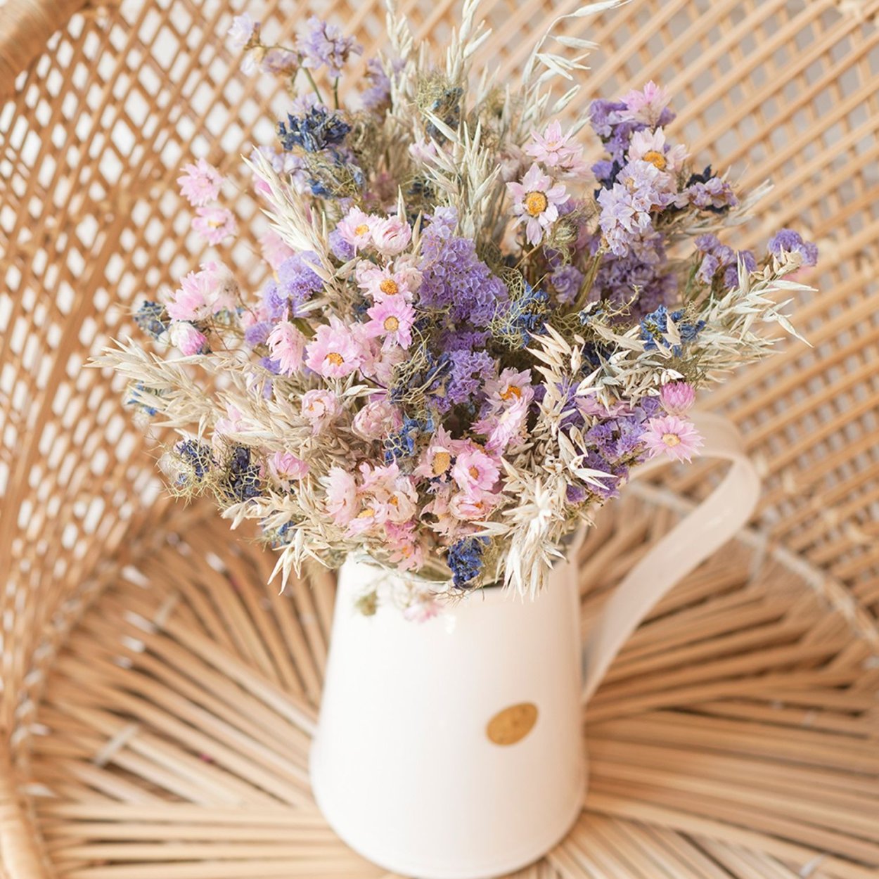 Букет с лотосом сухоцвет