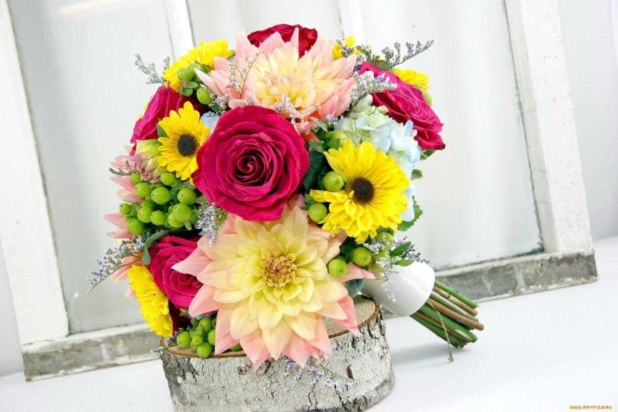 Георгины букет