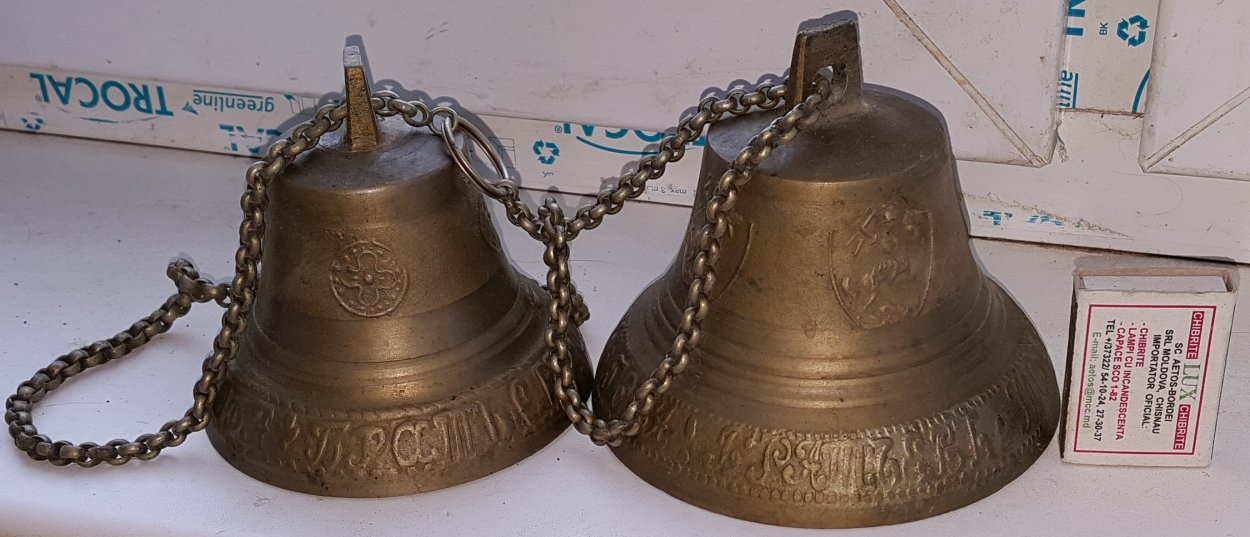 Пара колокольчиков