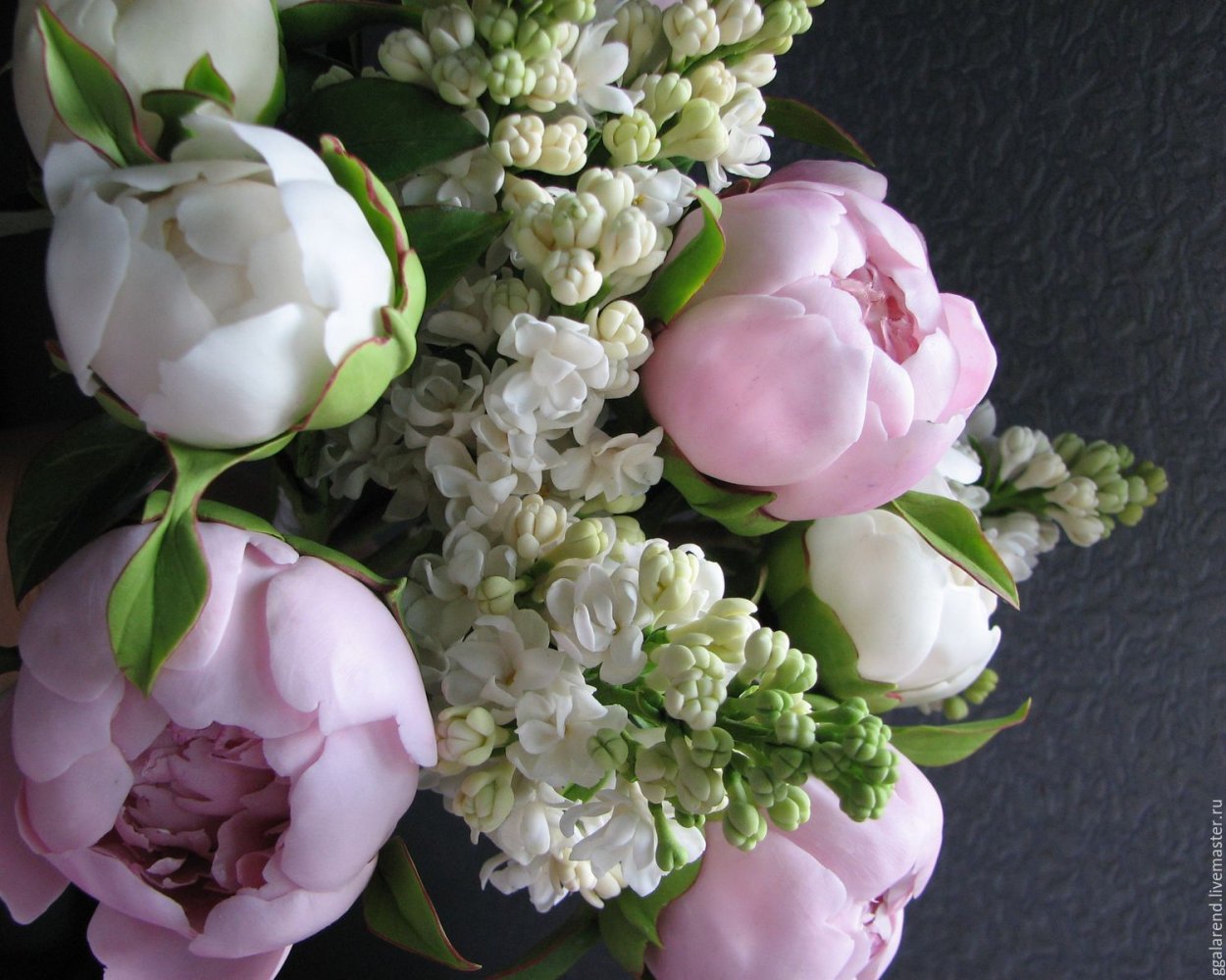 Букет "пионы и сирень"