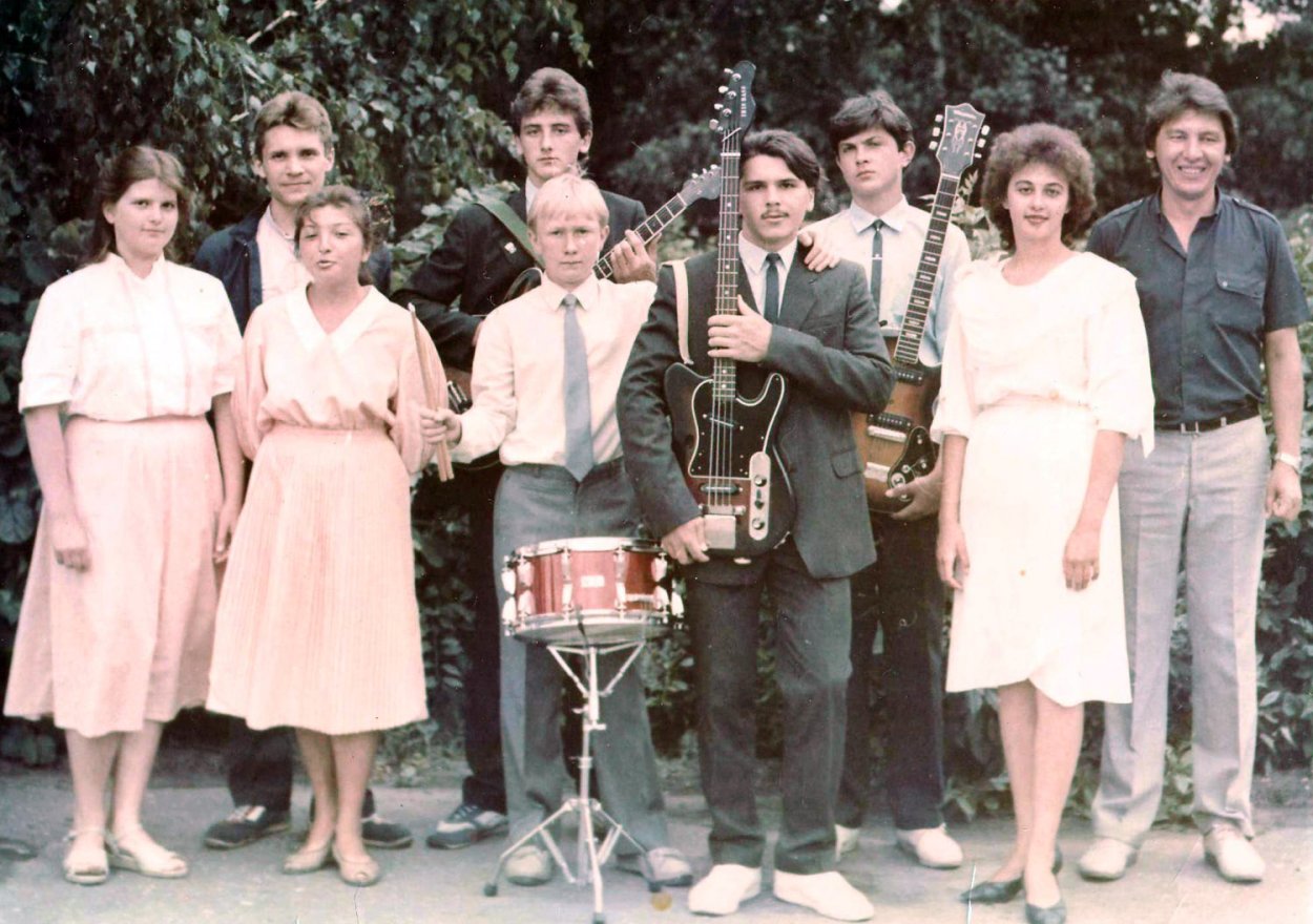 Парк комсомолец качели