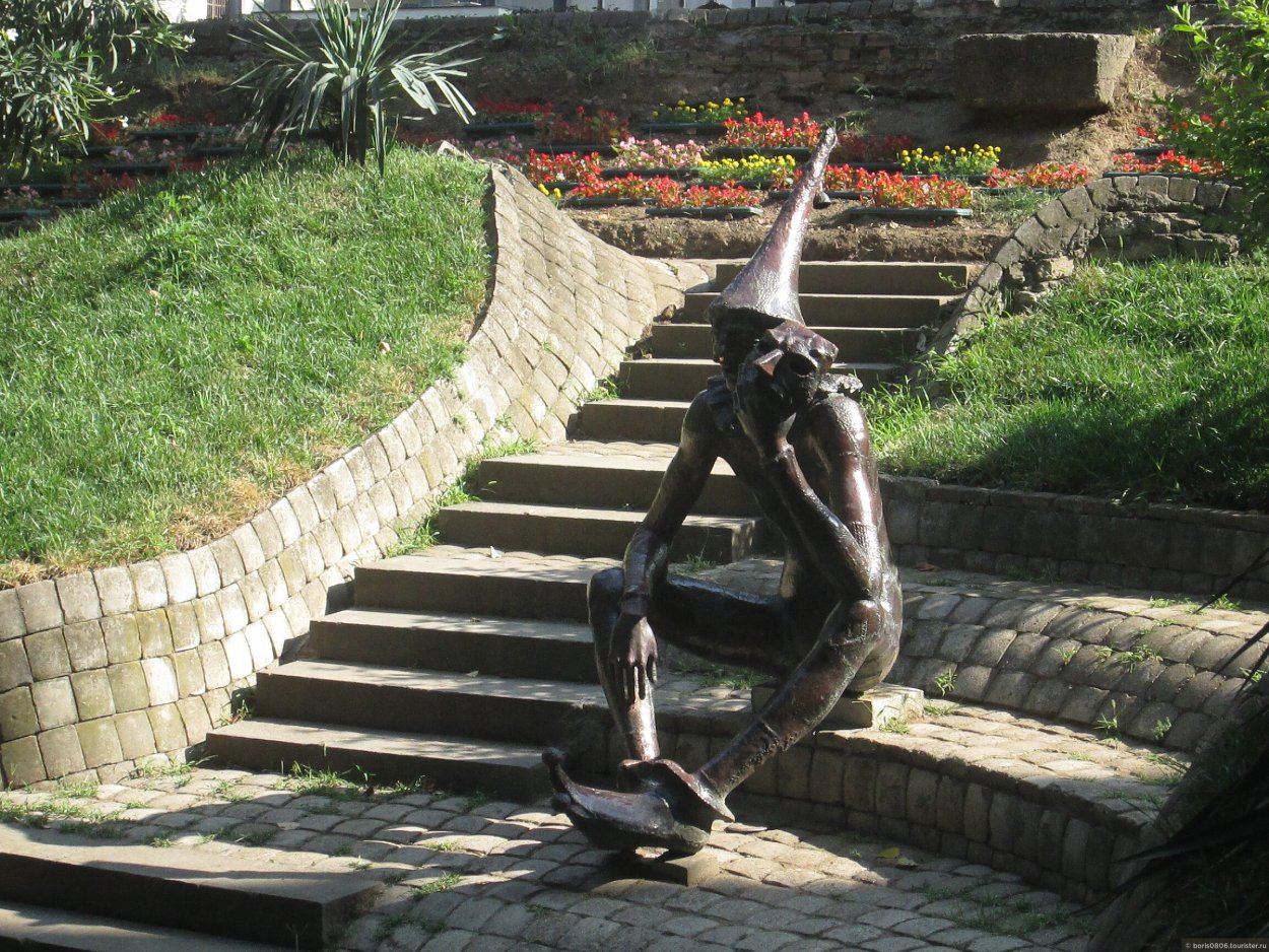 Красивый парк в Тбилиси