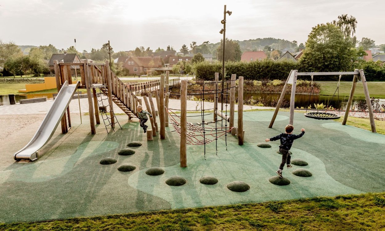 Волжский бульвар парк скамейки