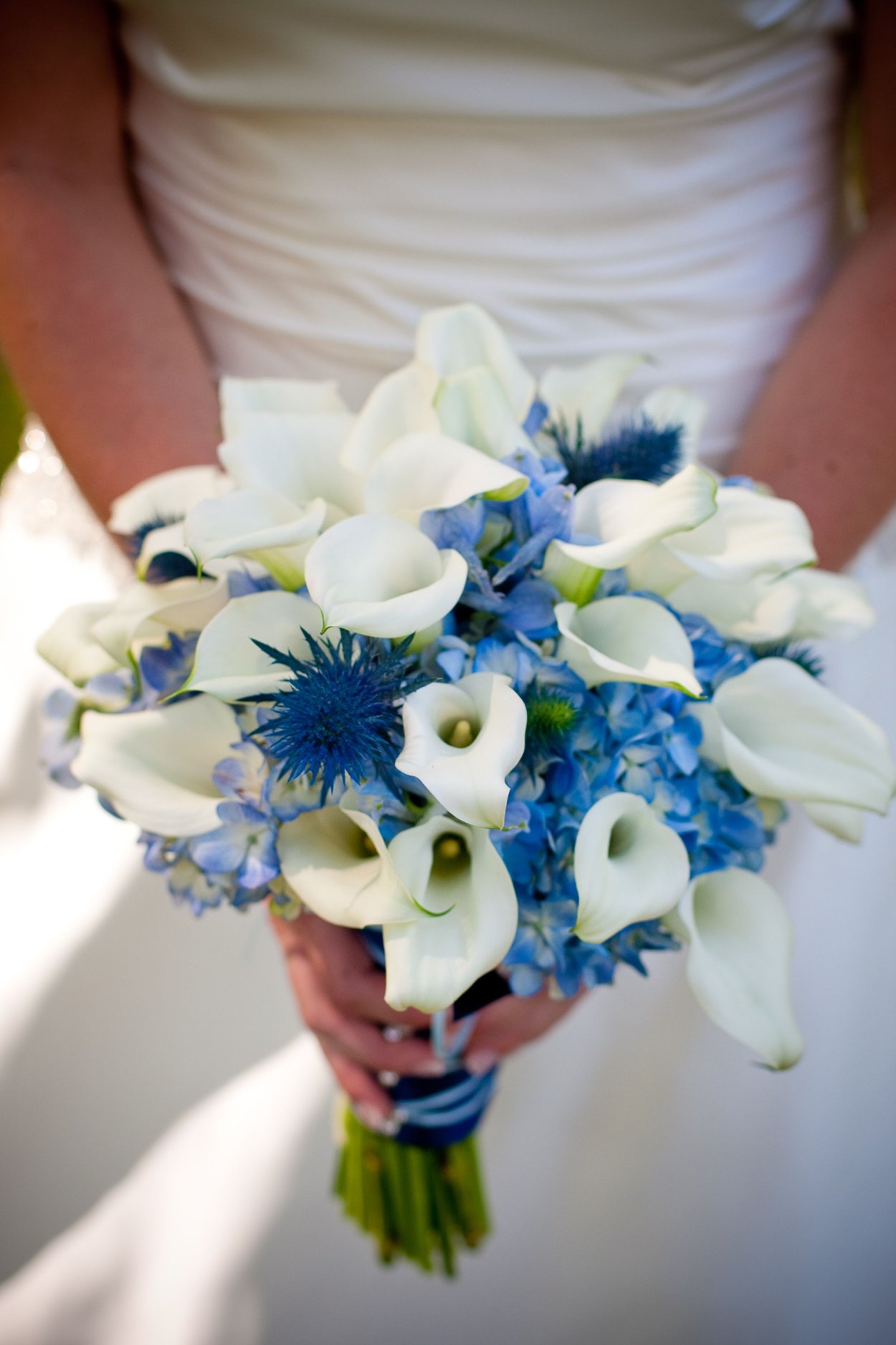 Букет каллы и ирисы