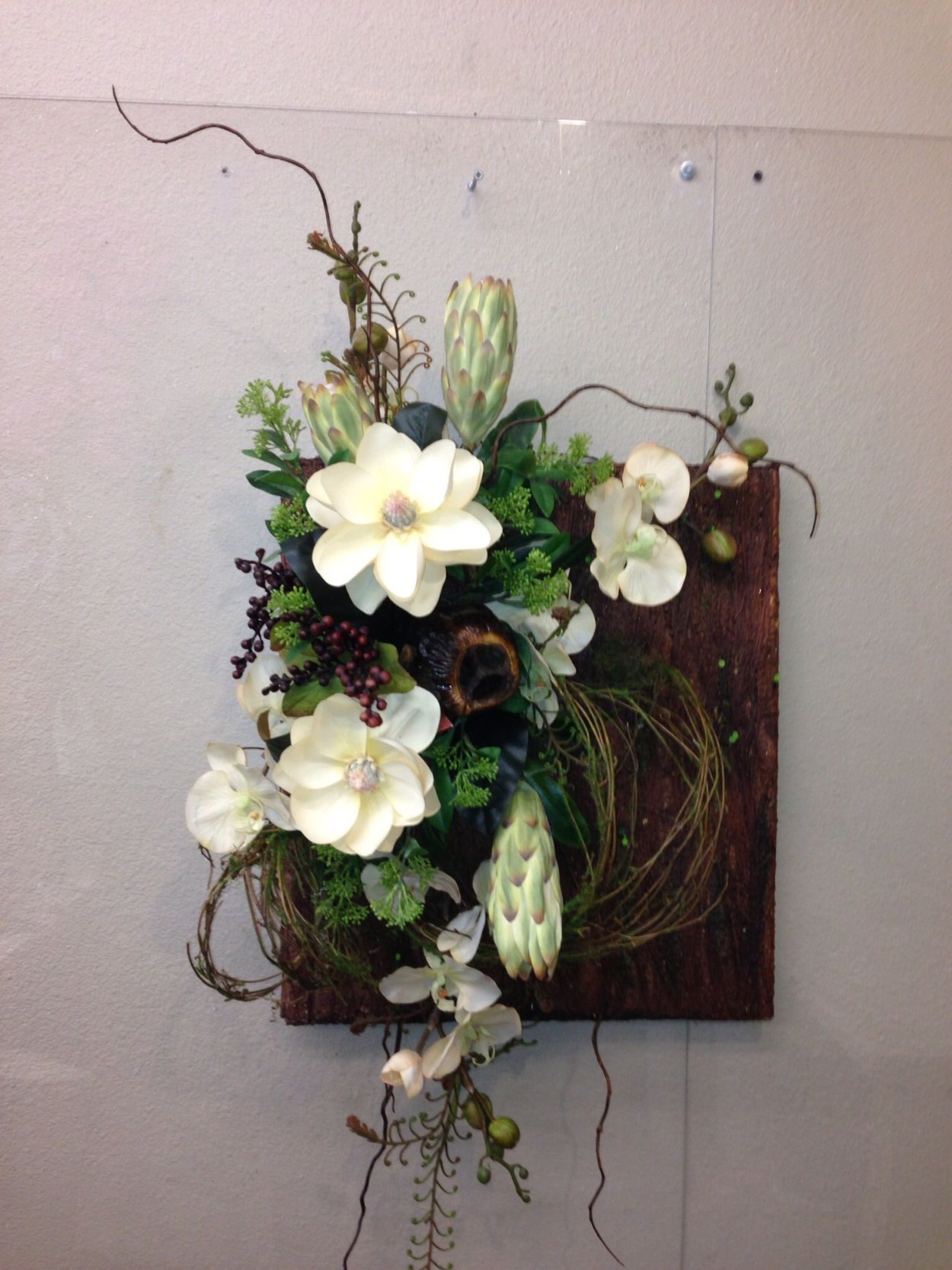 Декор искусственными цветами