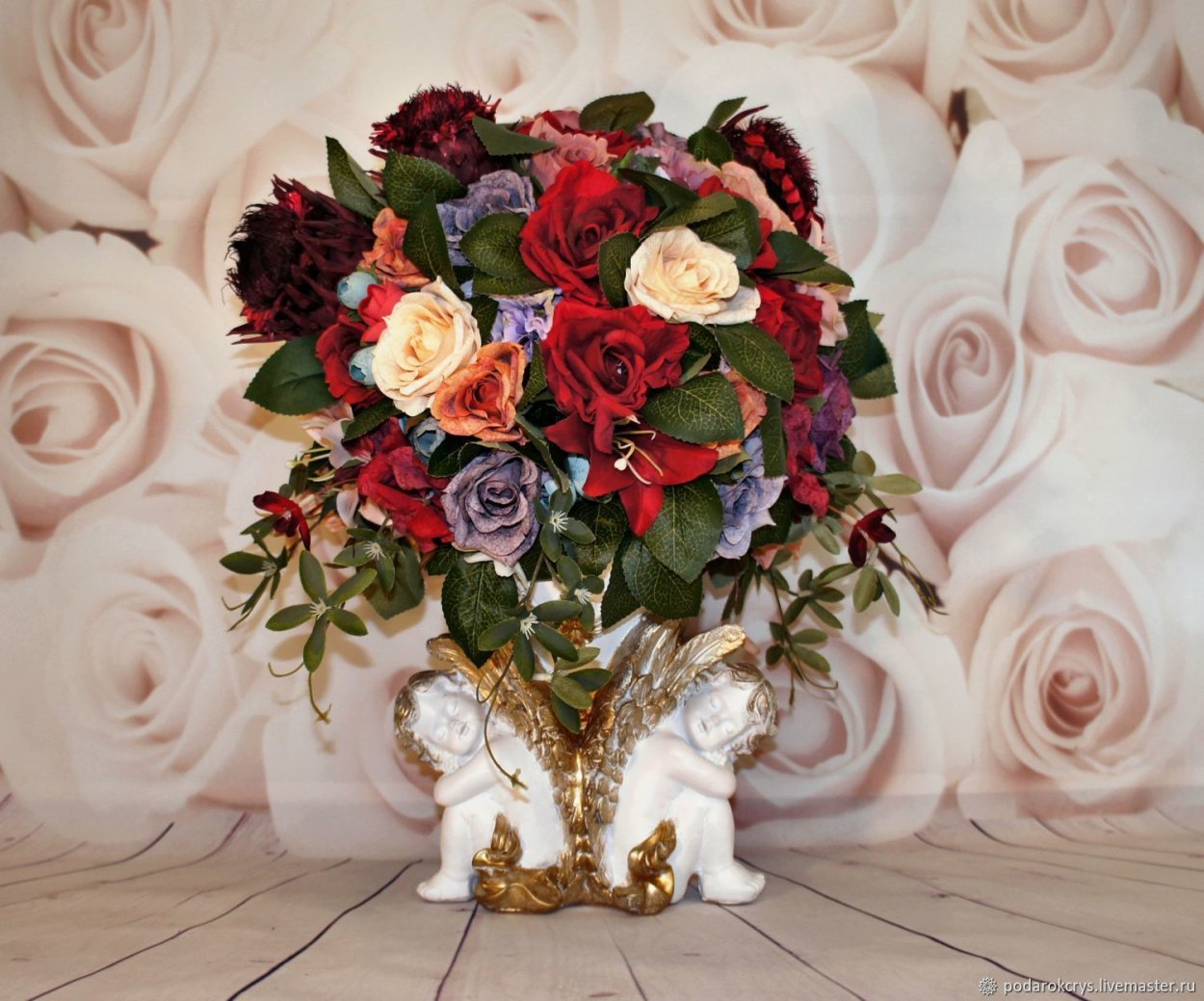 Интерьерные композиции из искусственных цветов