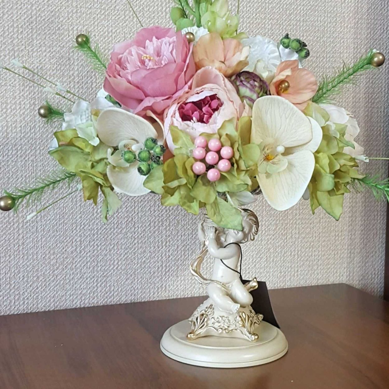 Интерьерные композиции из искусственных цветов