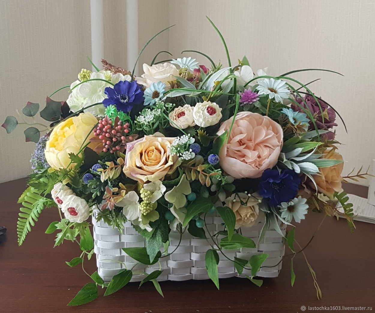 Флористика из искусственных цветов