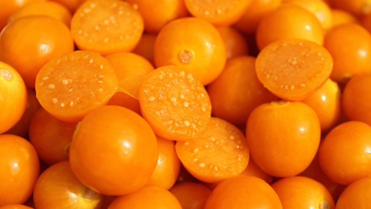 Оранжевая ягода