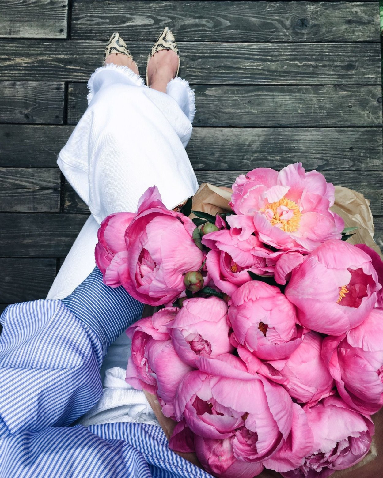 Букет с пионами