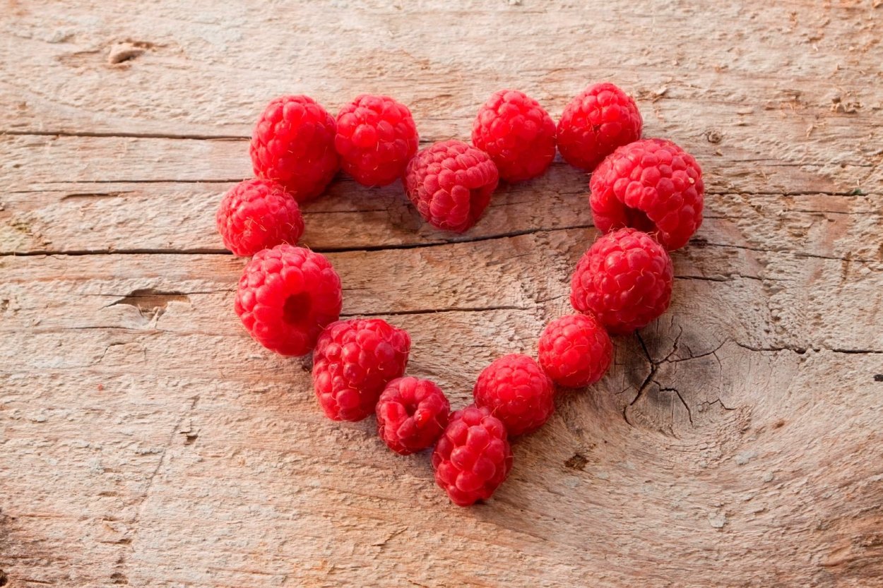 Сердечко из ягод