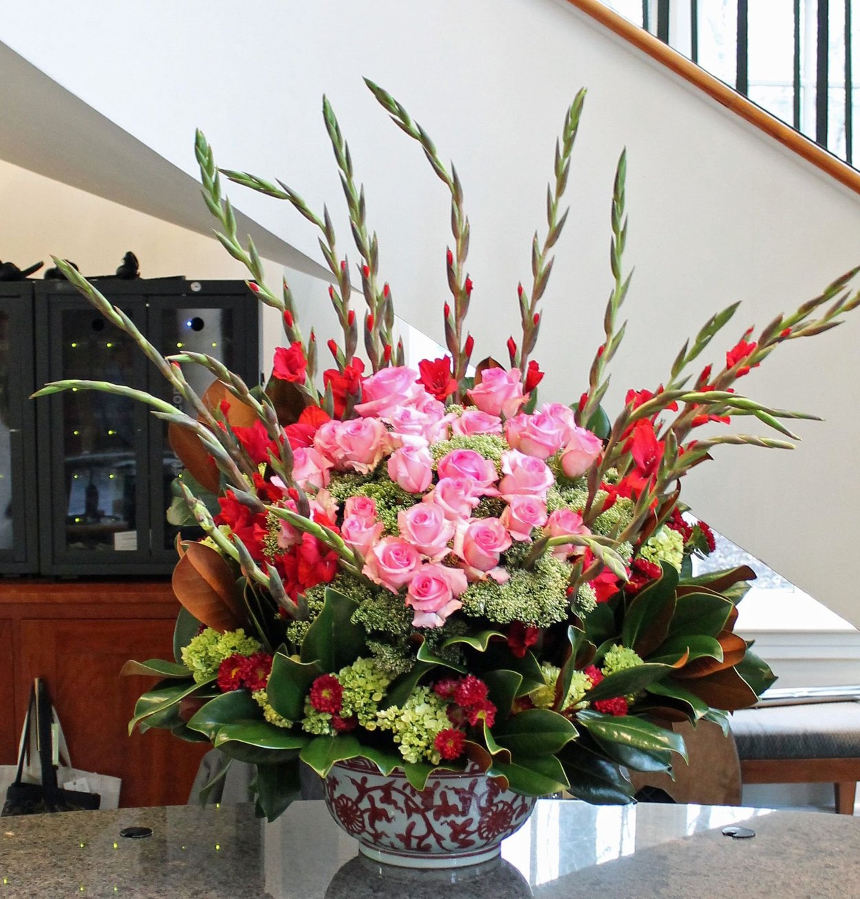 Композиции с гладиолусами