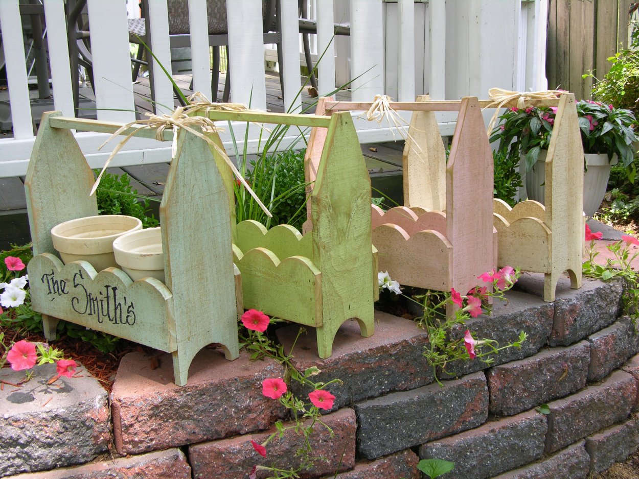 Декор из дерева для цветов