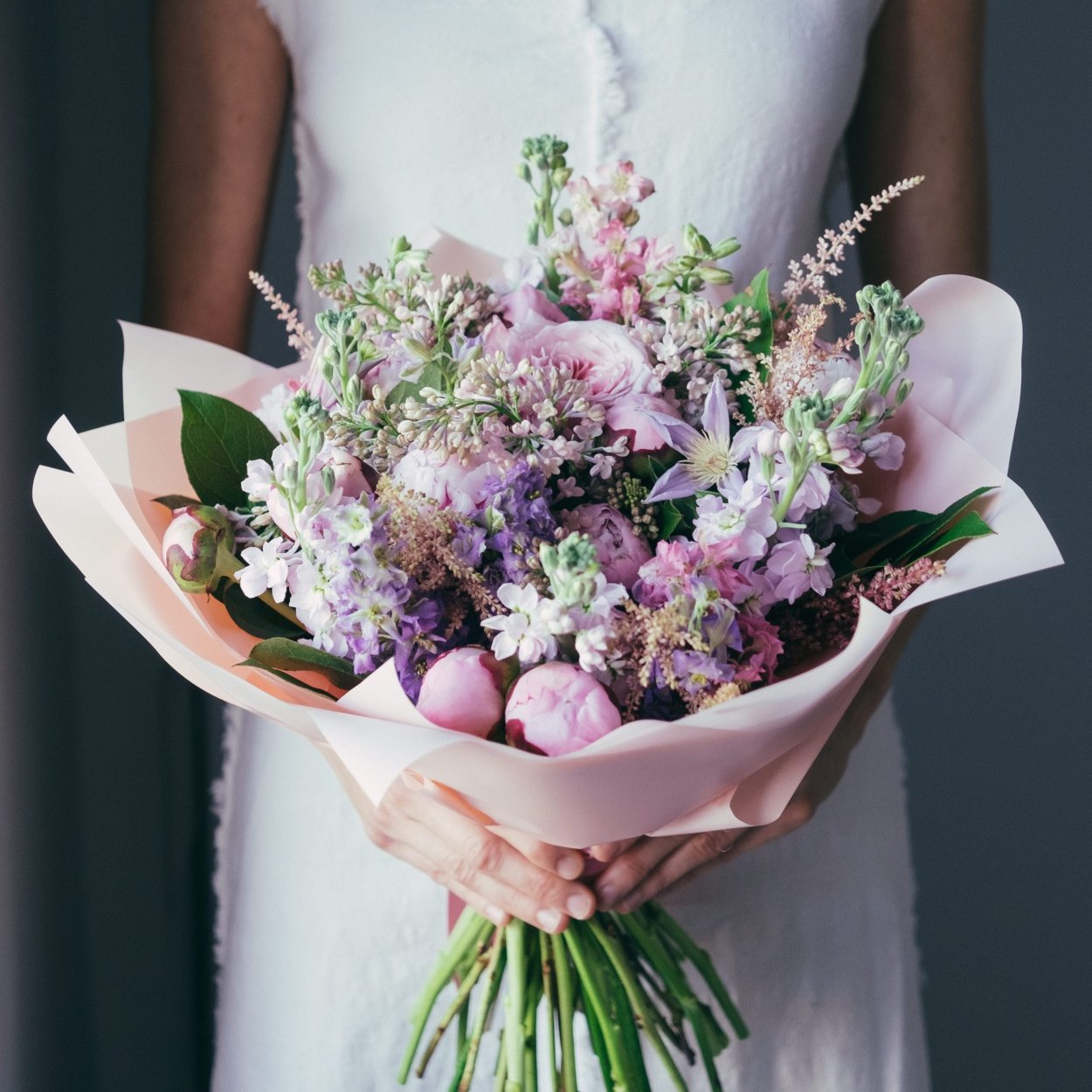 Букет невесты из полевых цвето