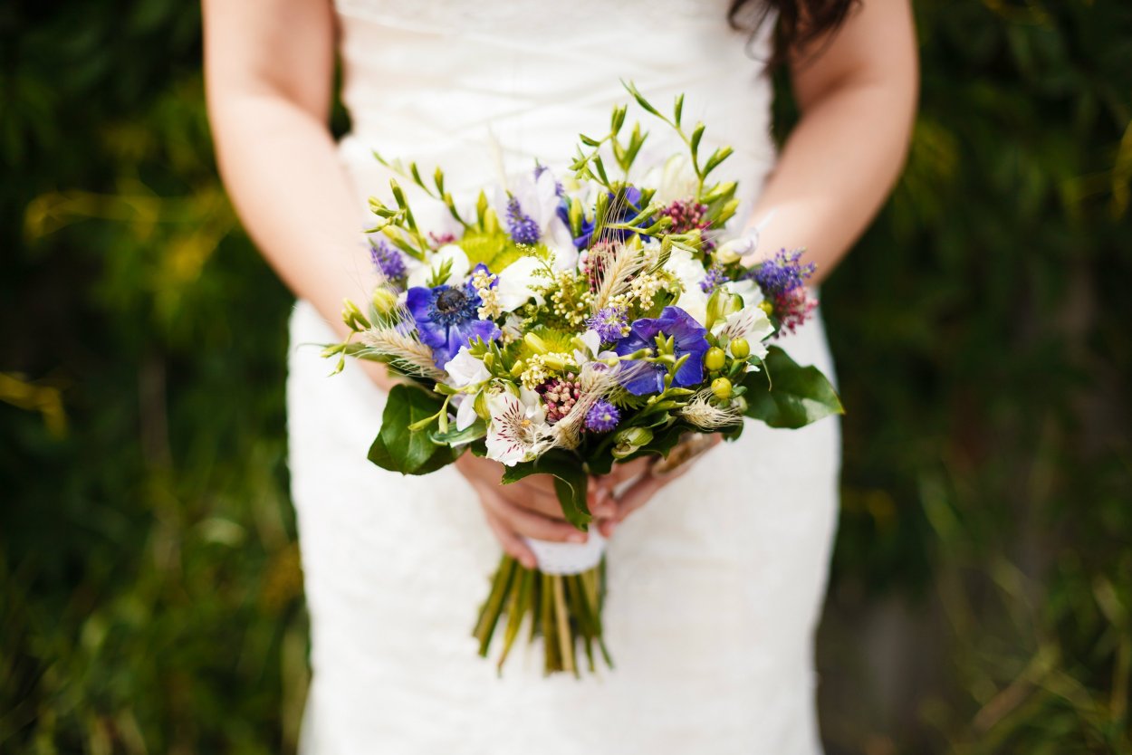 Букет невесты полевые цветы свадебный