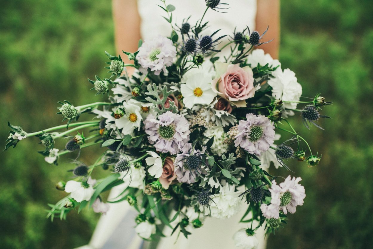 Букет невесты с альстромериями