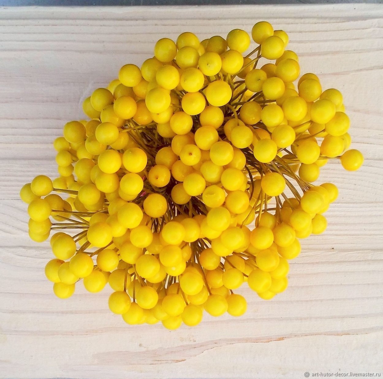 Желтая ягода