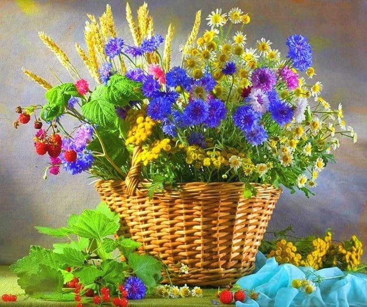 Полевые цветы в корзинке