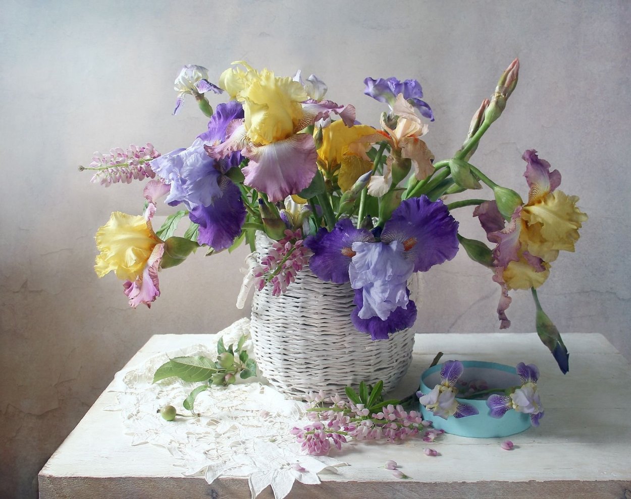 Букет "ирисы и ромашки"