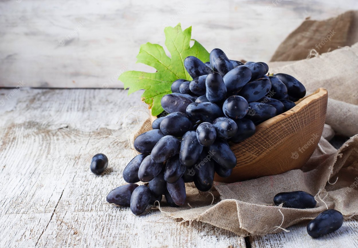 Виноград Дамский черный