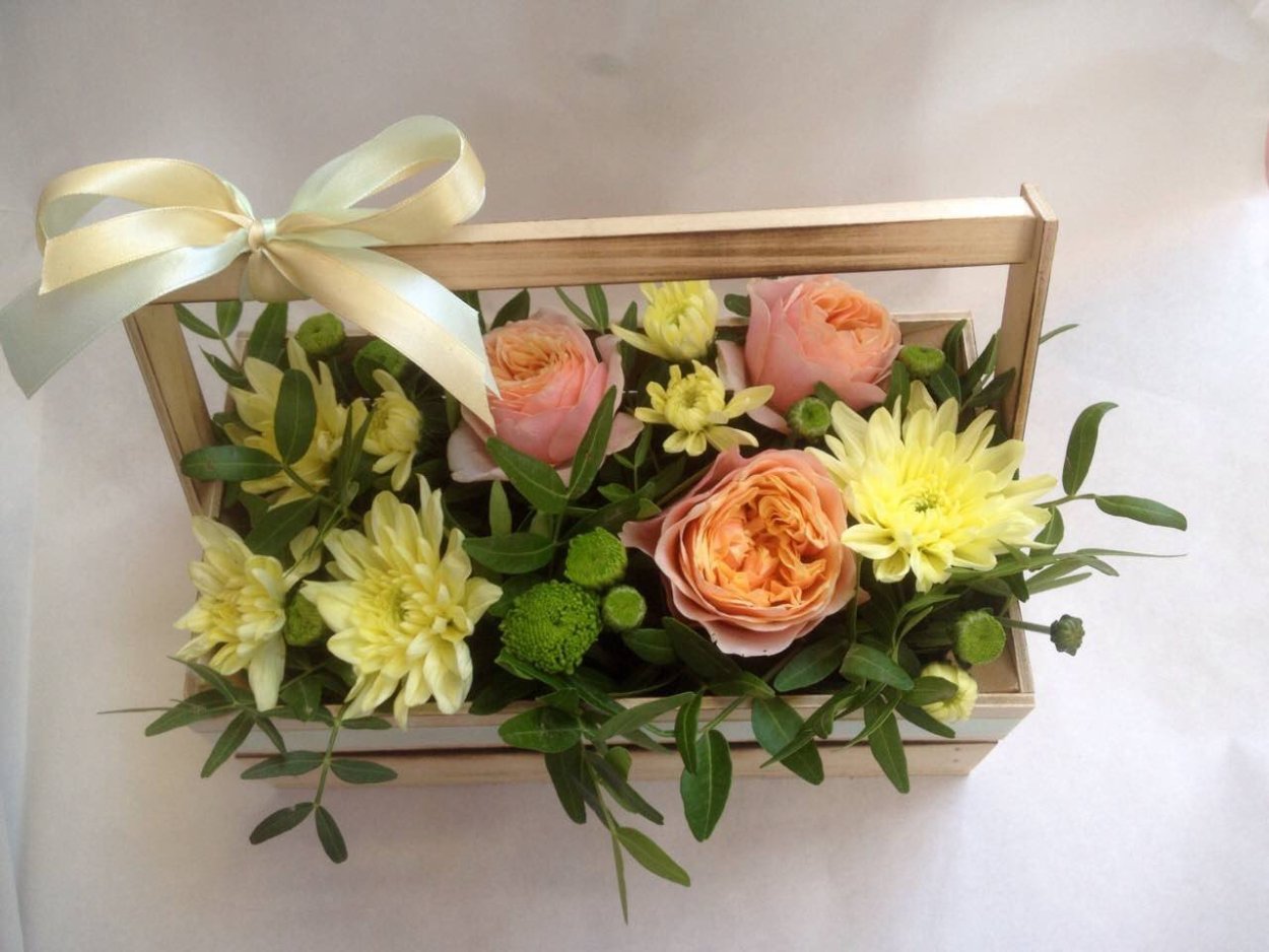 Композиция Цветочная в ящике для учителя