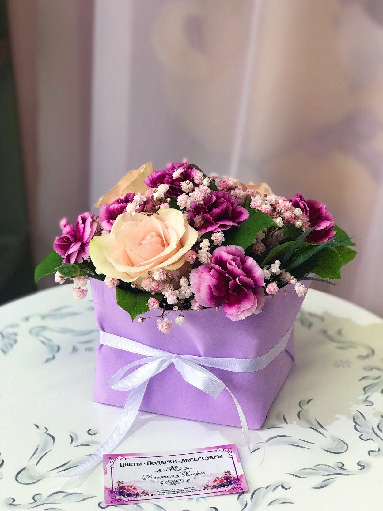 Маленькие букеты в коробочках