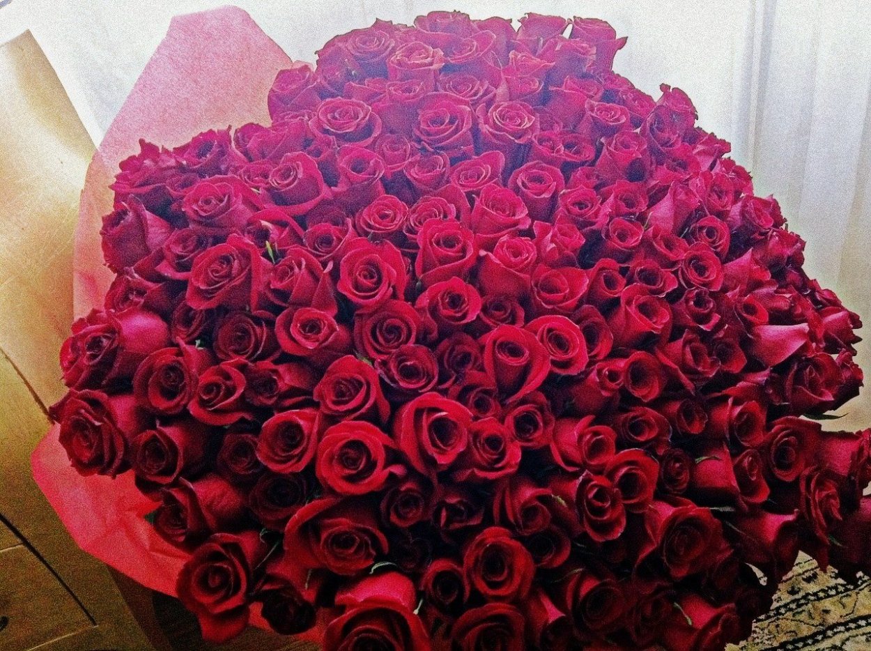 Букет живых роз