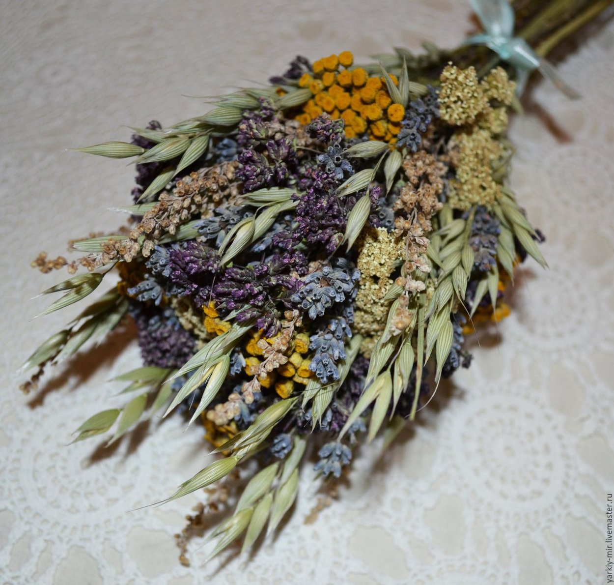 Букет с чертополохом