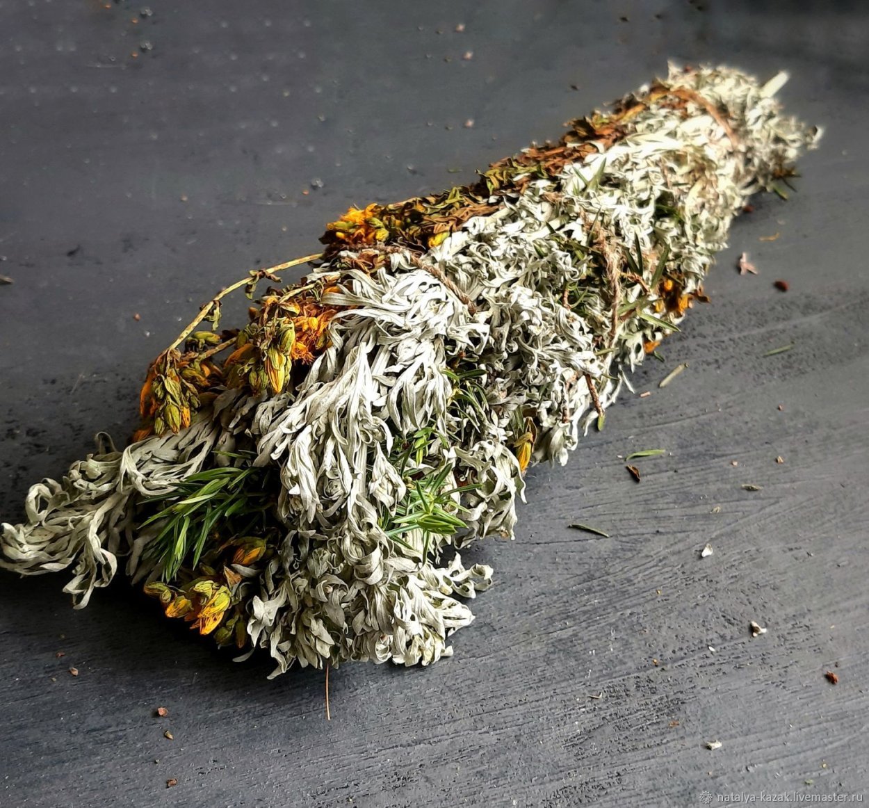 Тысячелистник птармика сухоцвет