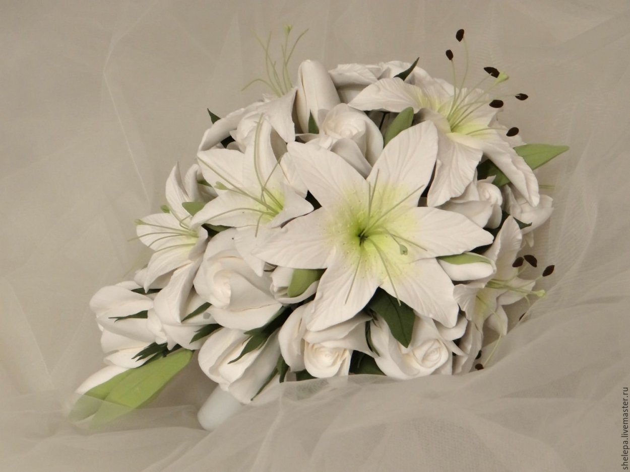 Свадебный букет из белых лилий