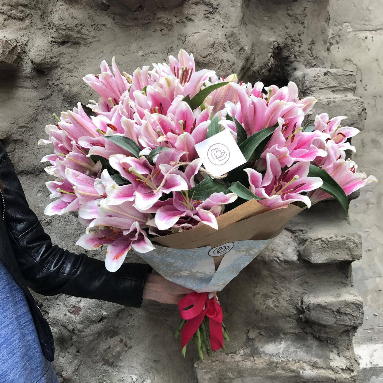 Розовые лилии Монобукет