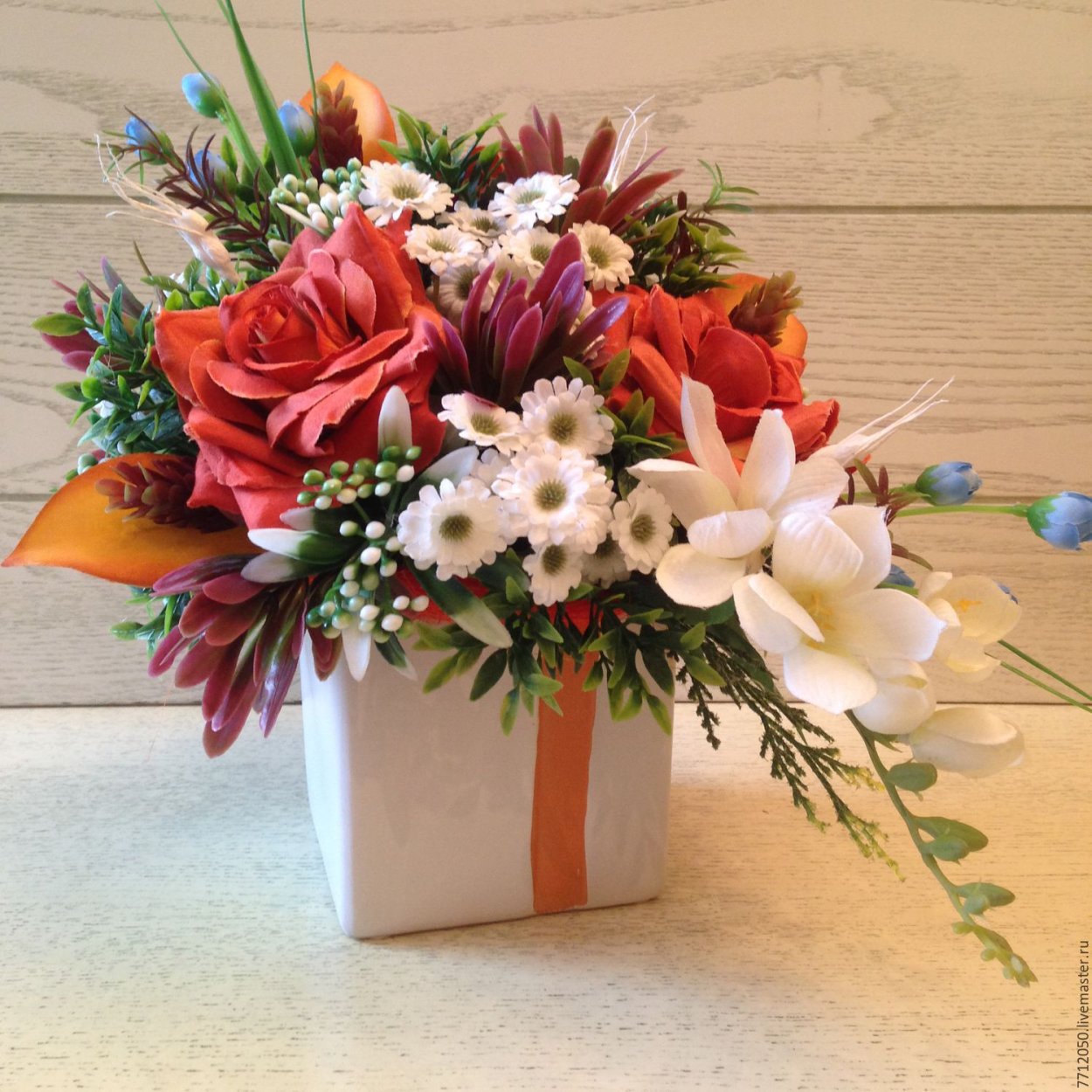 Композиции из цветов в оазисе