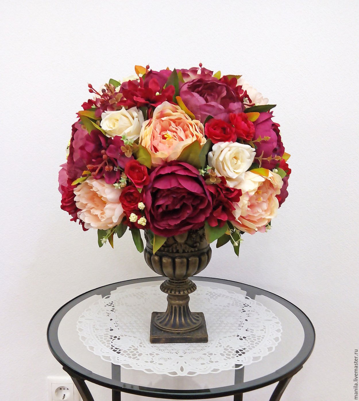 Симметричная флористическая композиция