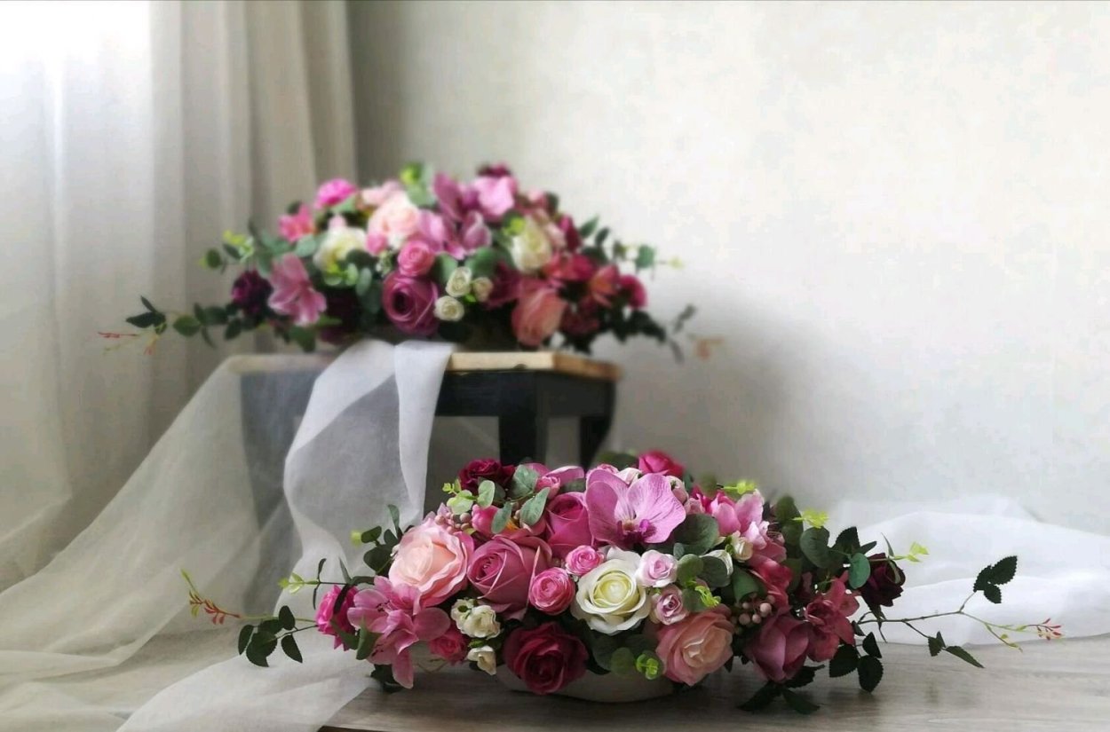 Горизонтальная композиция из цветов