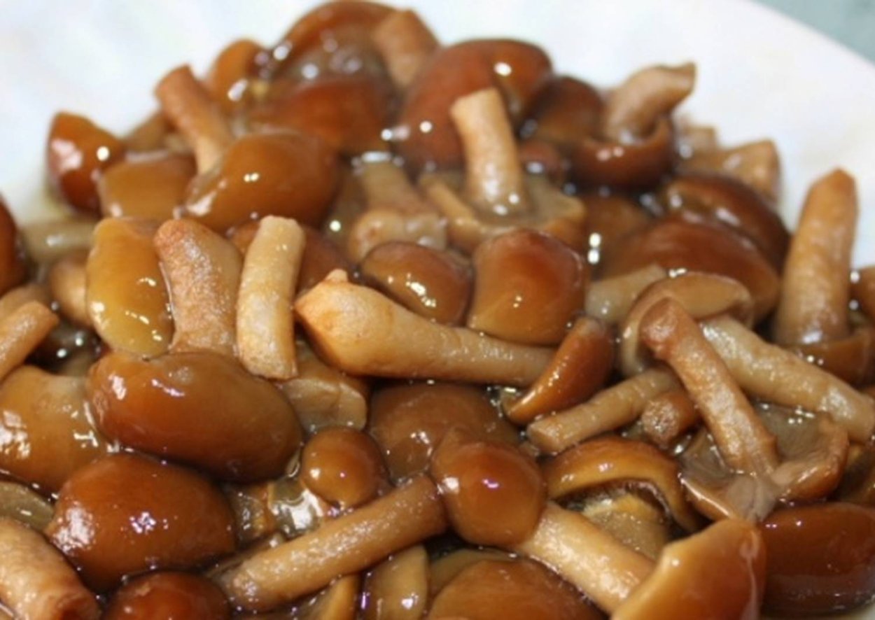 Маслята и опята маринованные