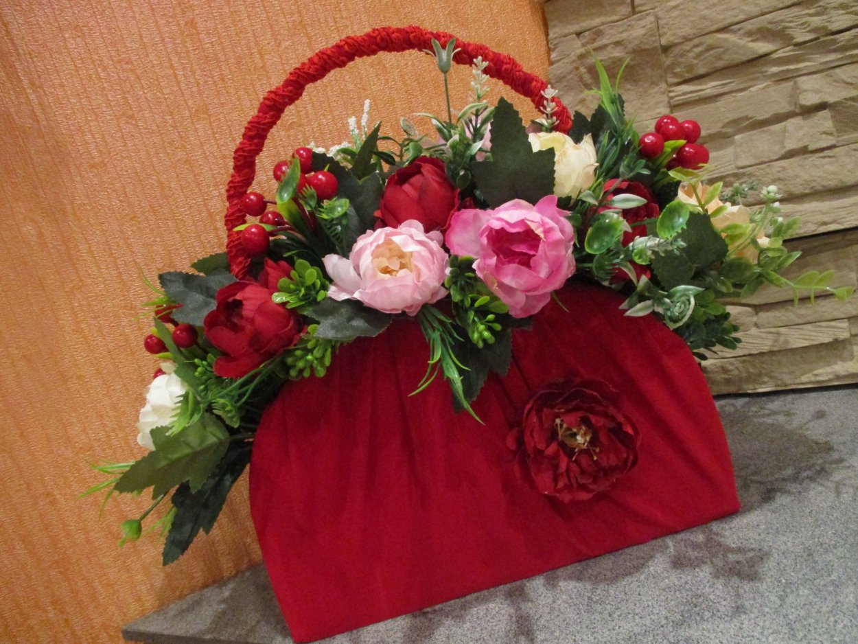 Сумочка с цветами живыми