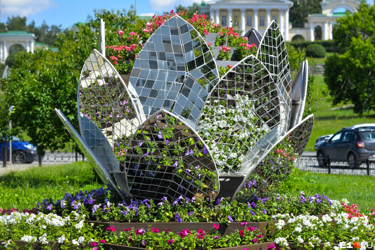 Городская клумба Екатеринбург