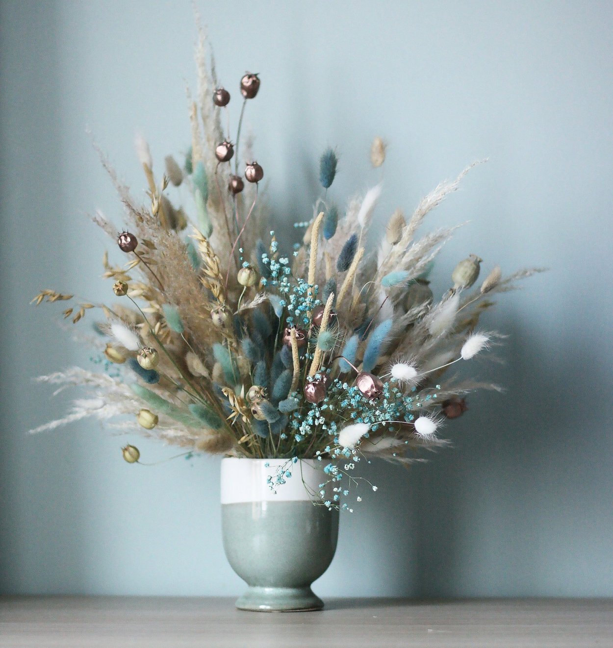 Сухоцветы в вазе