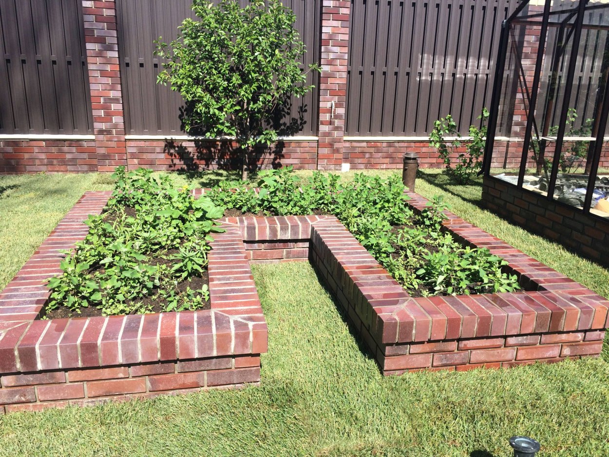 Высокие клумбы