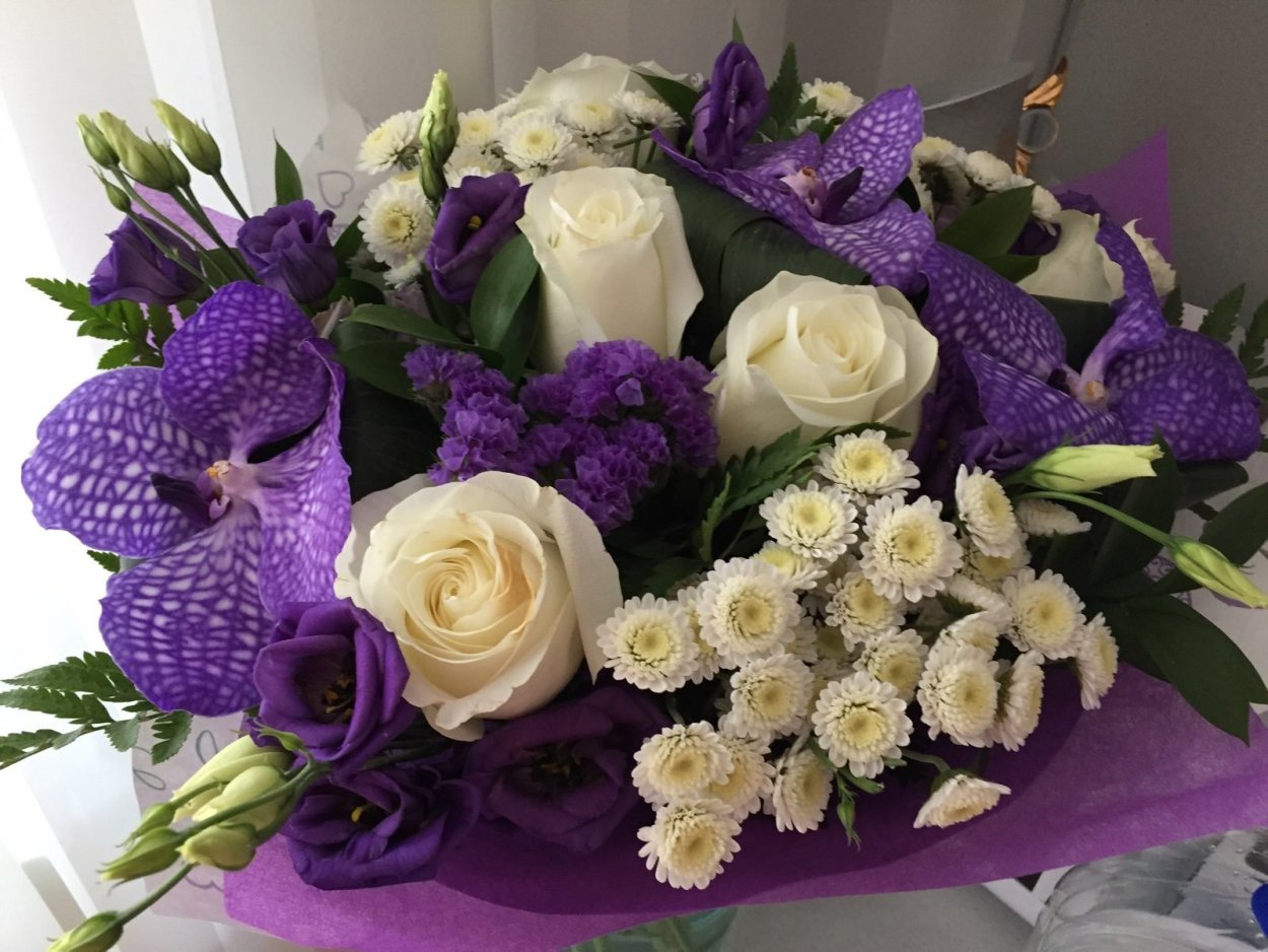 Букет цветов в коробке реальное