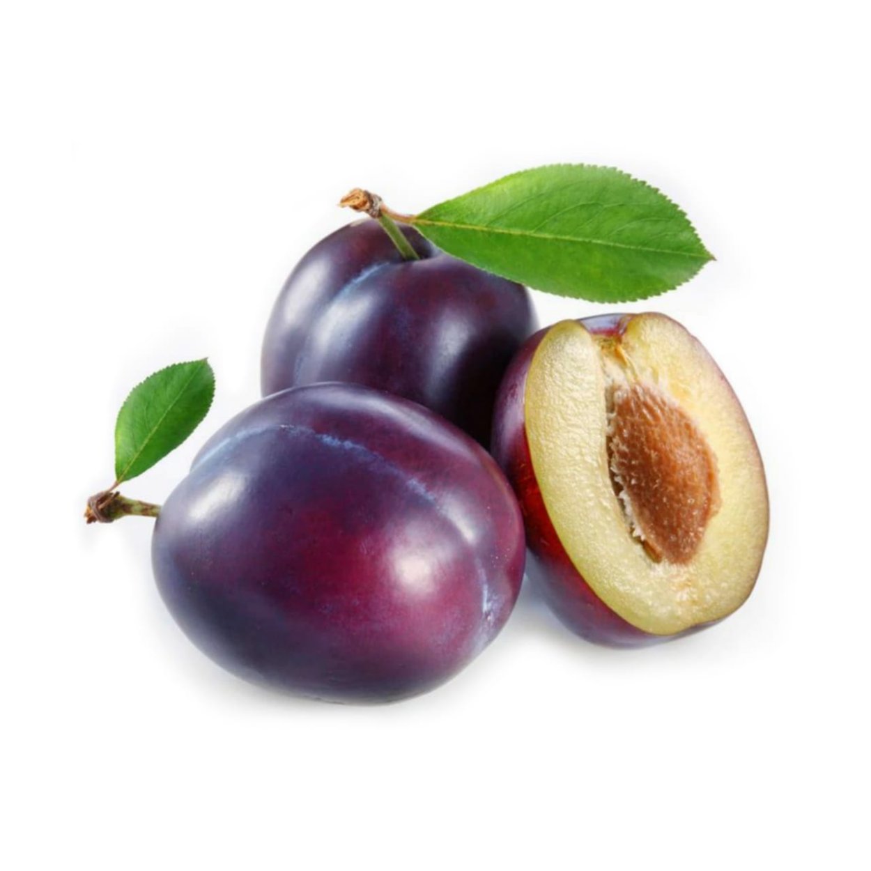 Сливы на белом фоне