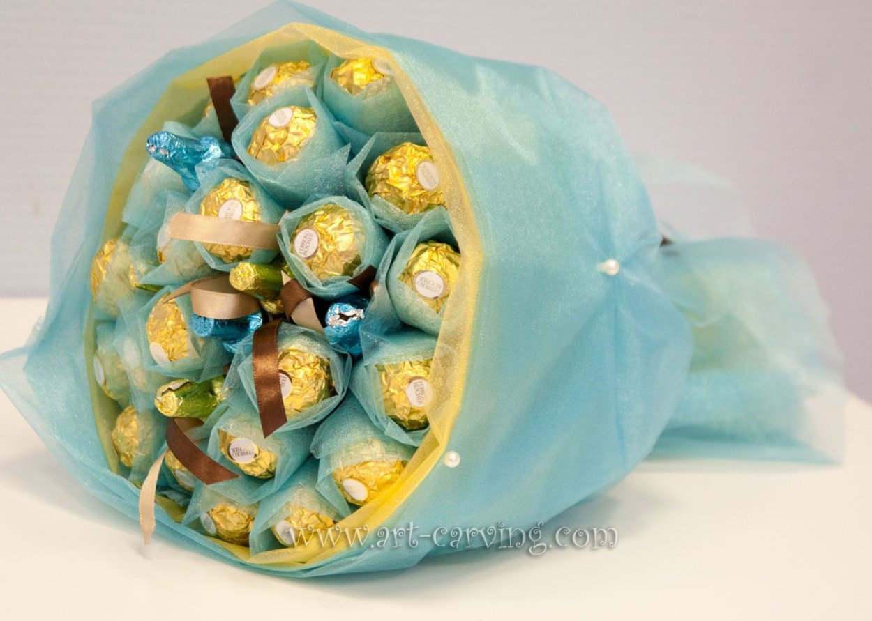 Букет из конфет с органзой