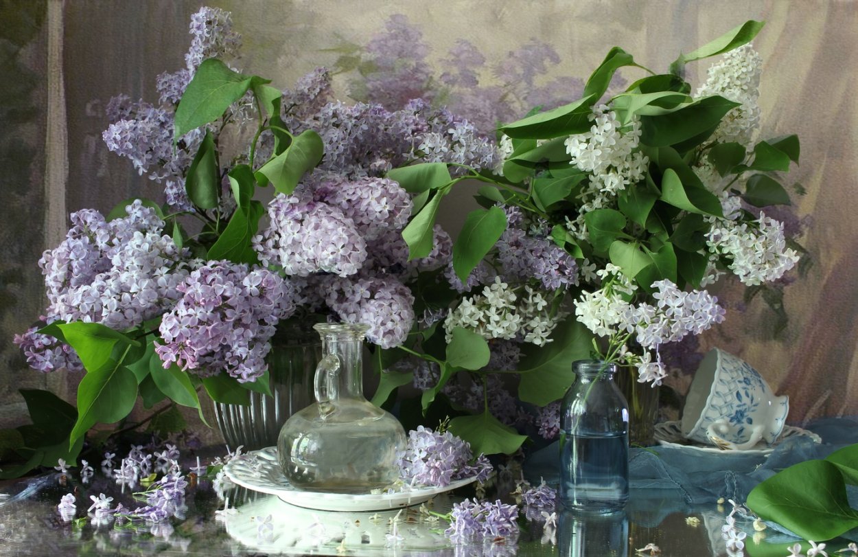 Ваза с сиренью