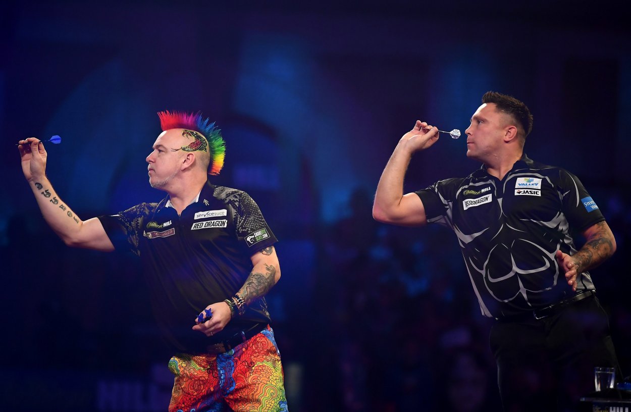 Женский дартс